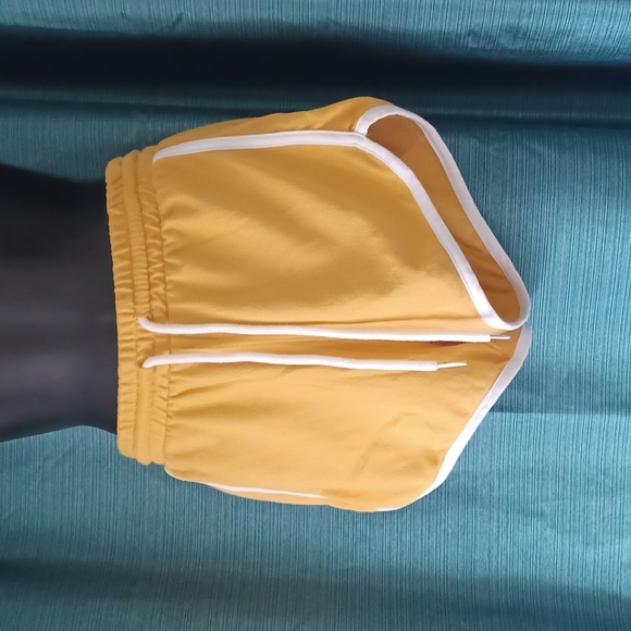 3 pairs of shorts - Picture 2 of 6